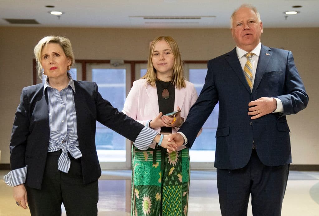 Fact Check: TIM WALZ DAUGHTER
COMPARES MS-13 GANG MEMBER TO JESUS