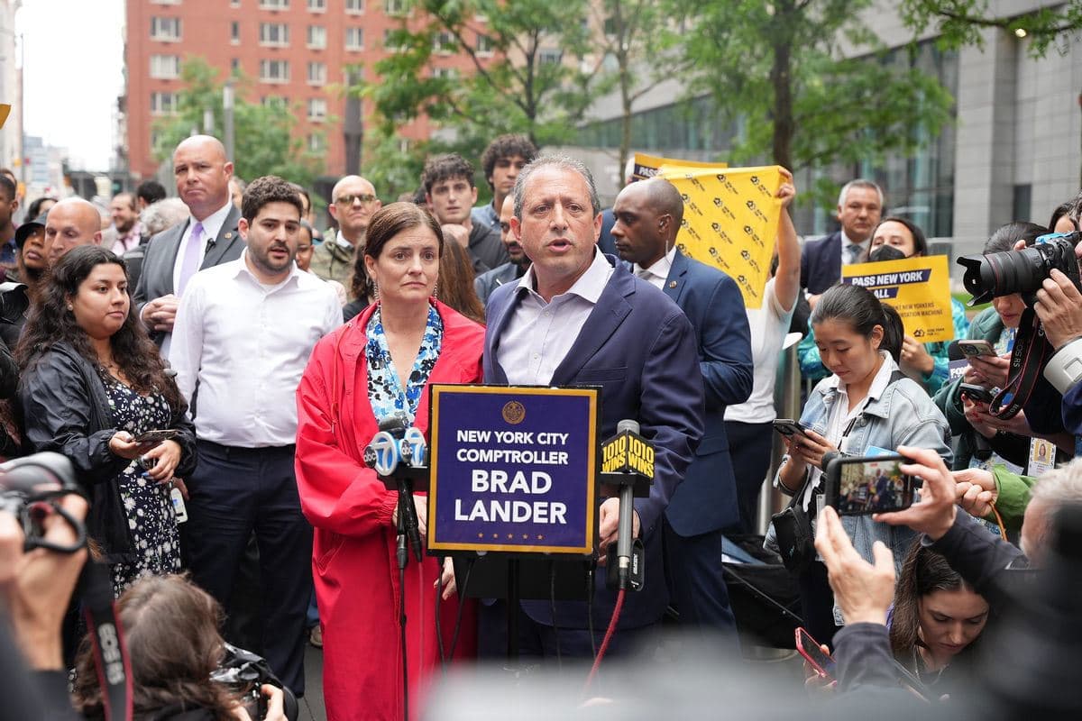 Fact Check: ICE can detain individuals without a warrant under certain circumstances.