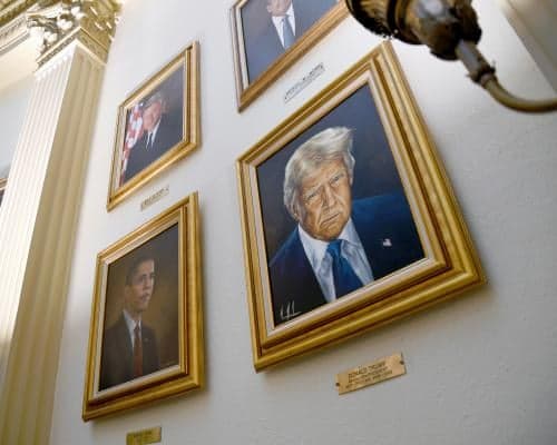 Fact Check: Presidential portraits are displayed in the White House.