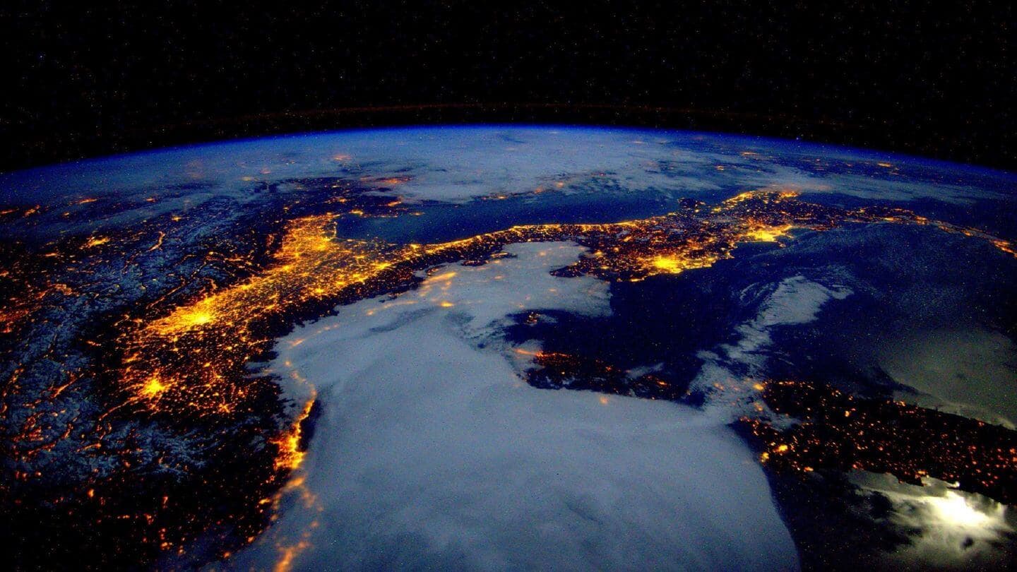 Fact Check: what earth land marks can be seen from space
