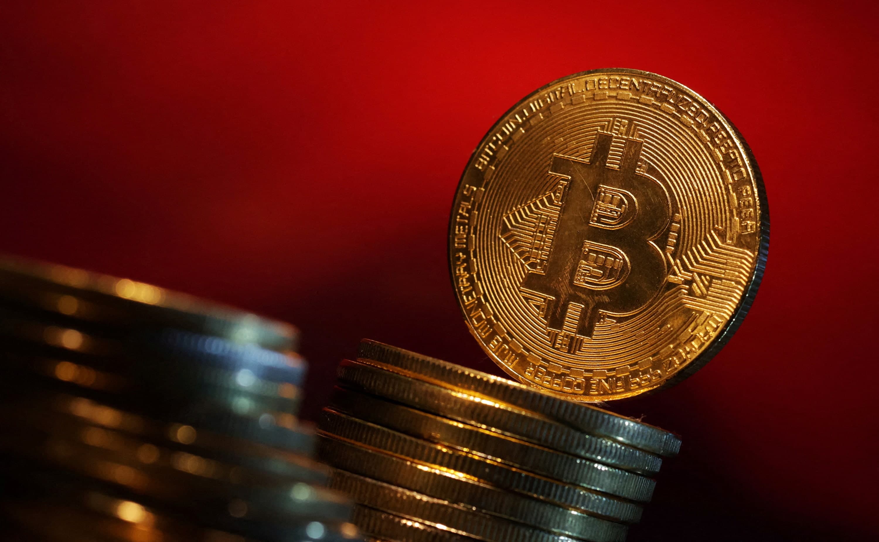 Fact Check: The total market capitalization of cryptocurrencies can exceed $1 trillion.