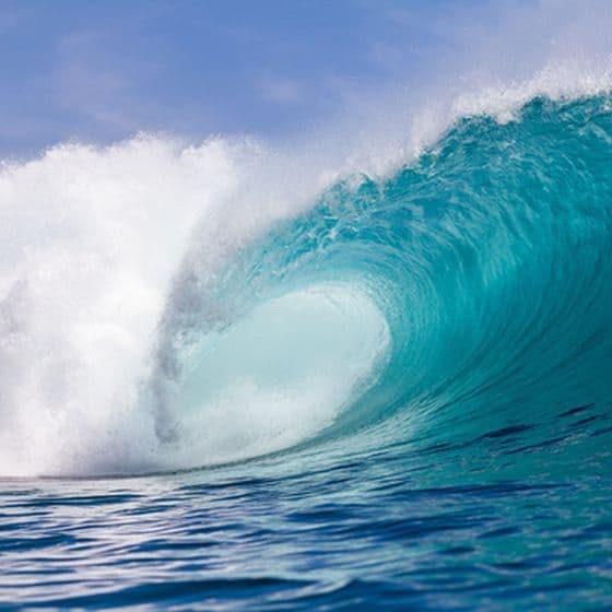 Fact Check: Strong waves can reach heights of 2.5 meters in Indonesia.
