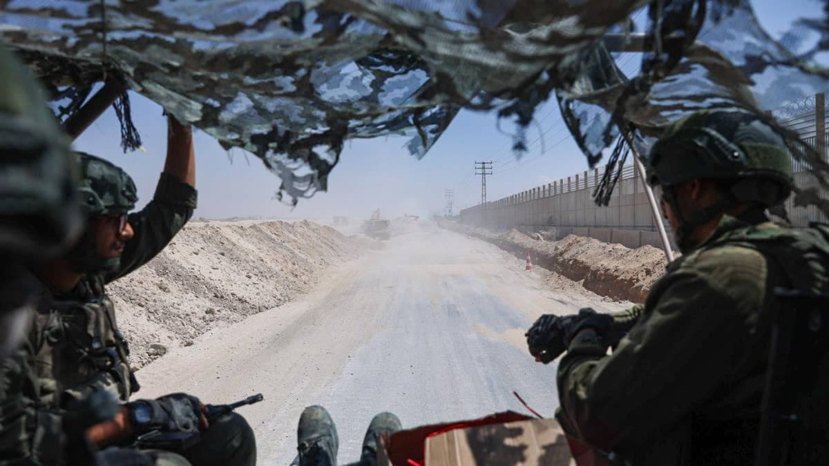 Fact Check: Israeli security conducts searches at border crossings.