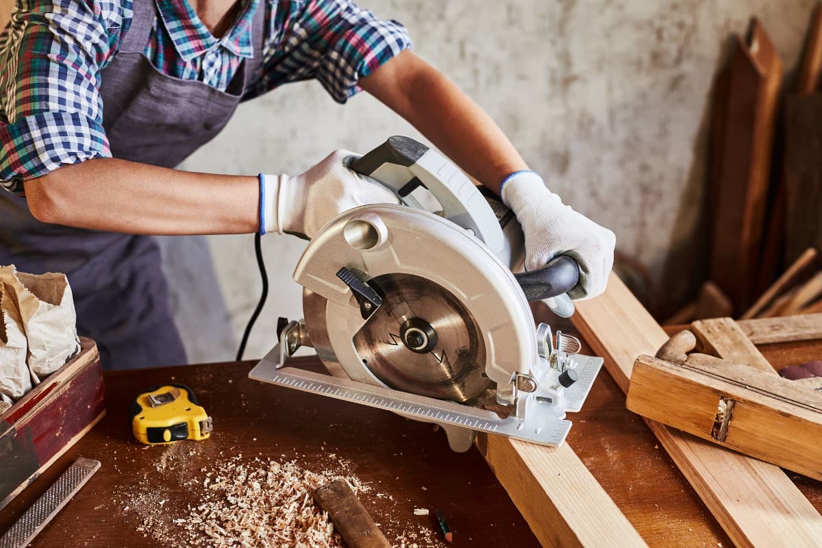 Fact Check: The chainsaw is a power tool used for cutting wood.