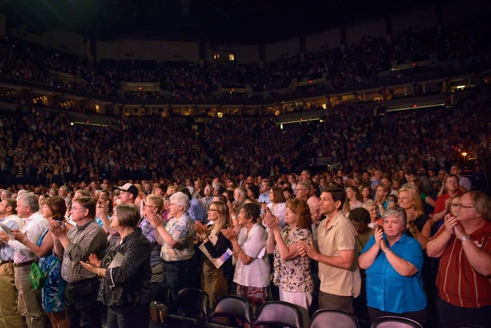 Fact Check: Standing ovations are a common form of applause in legislative settings.