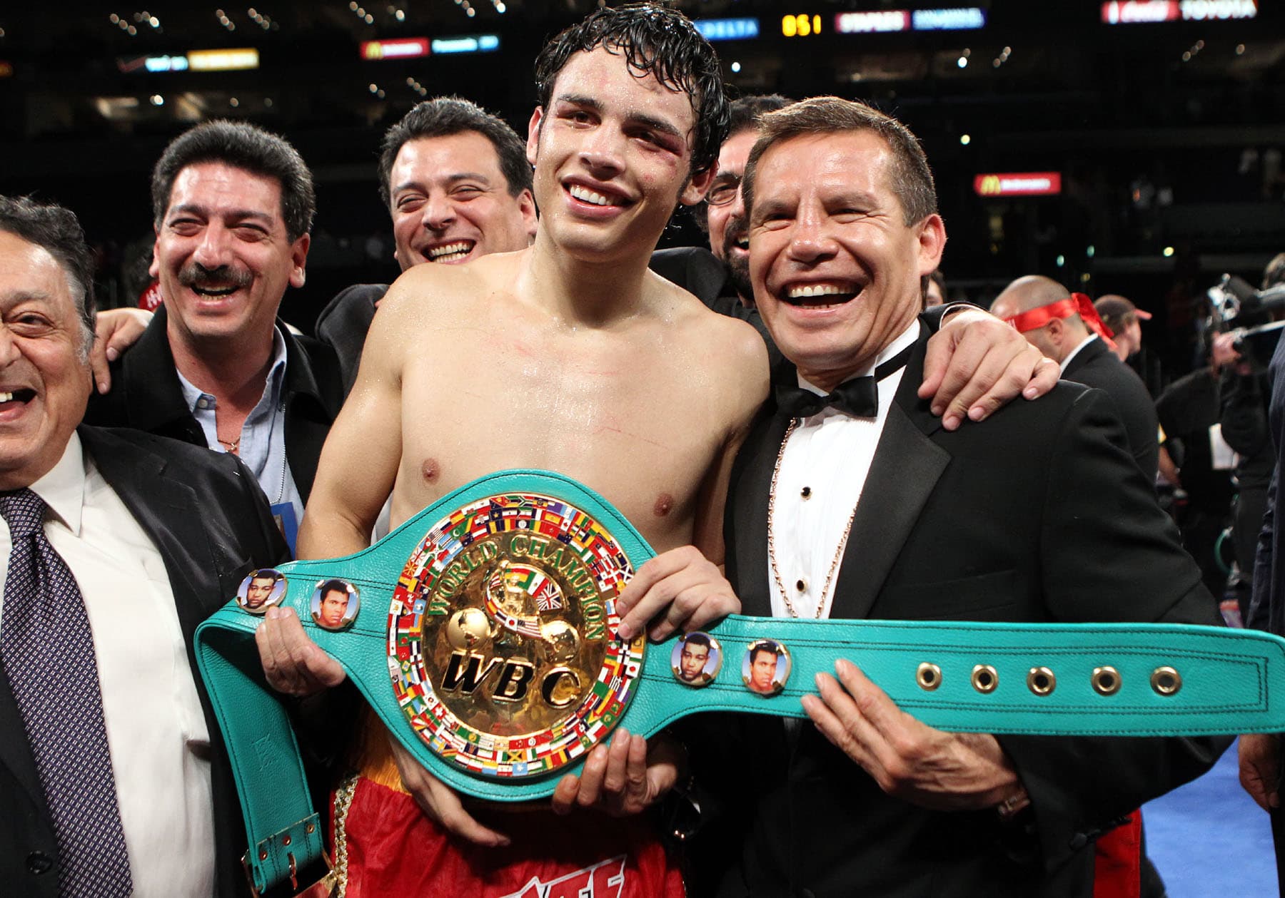 Fact Check: Julio Cesar Chavez Jr. is a former middleweight boxing champion.