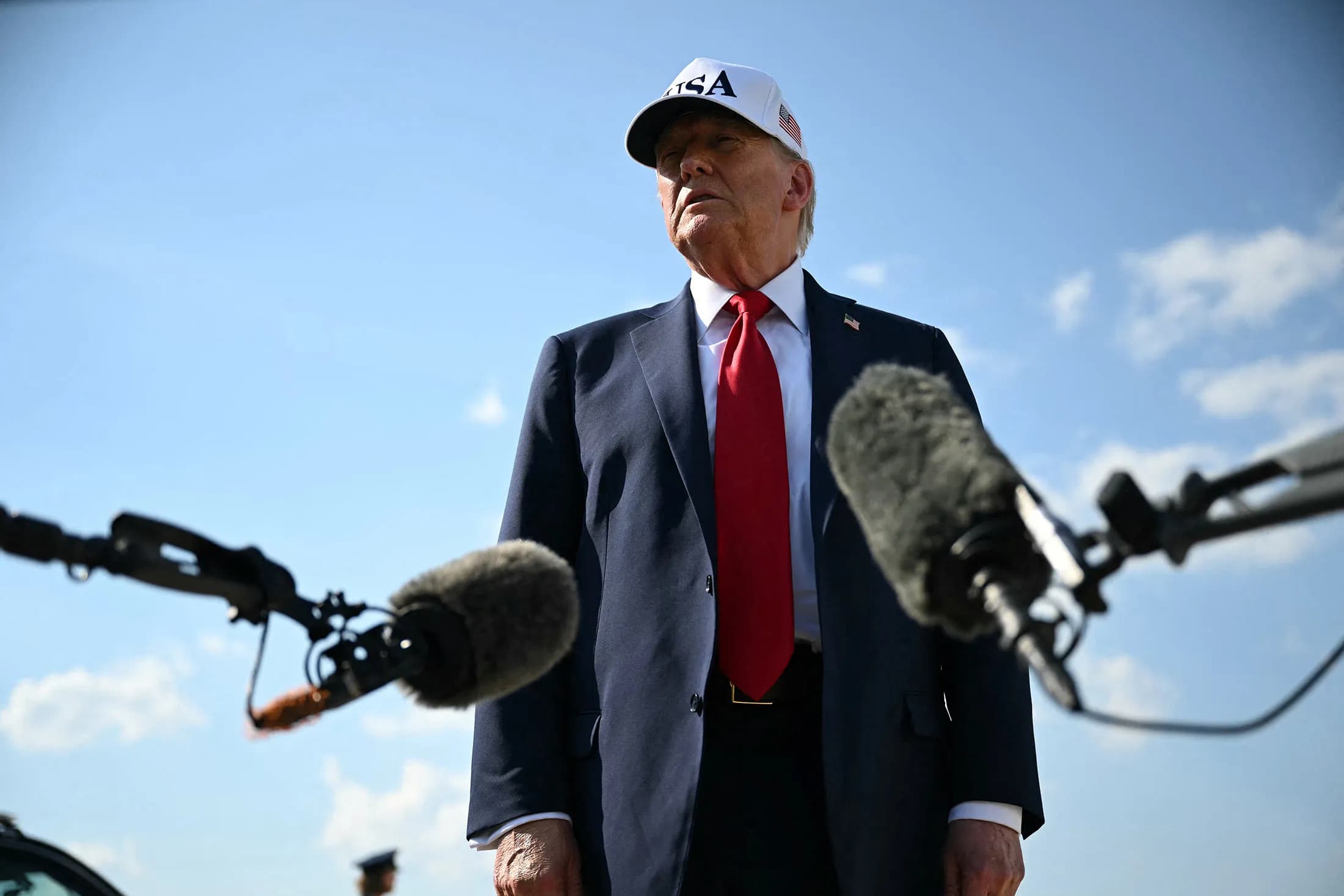 Fact Check: Trump threatened to impose tariffs of up to 70% on imports from Europe.