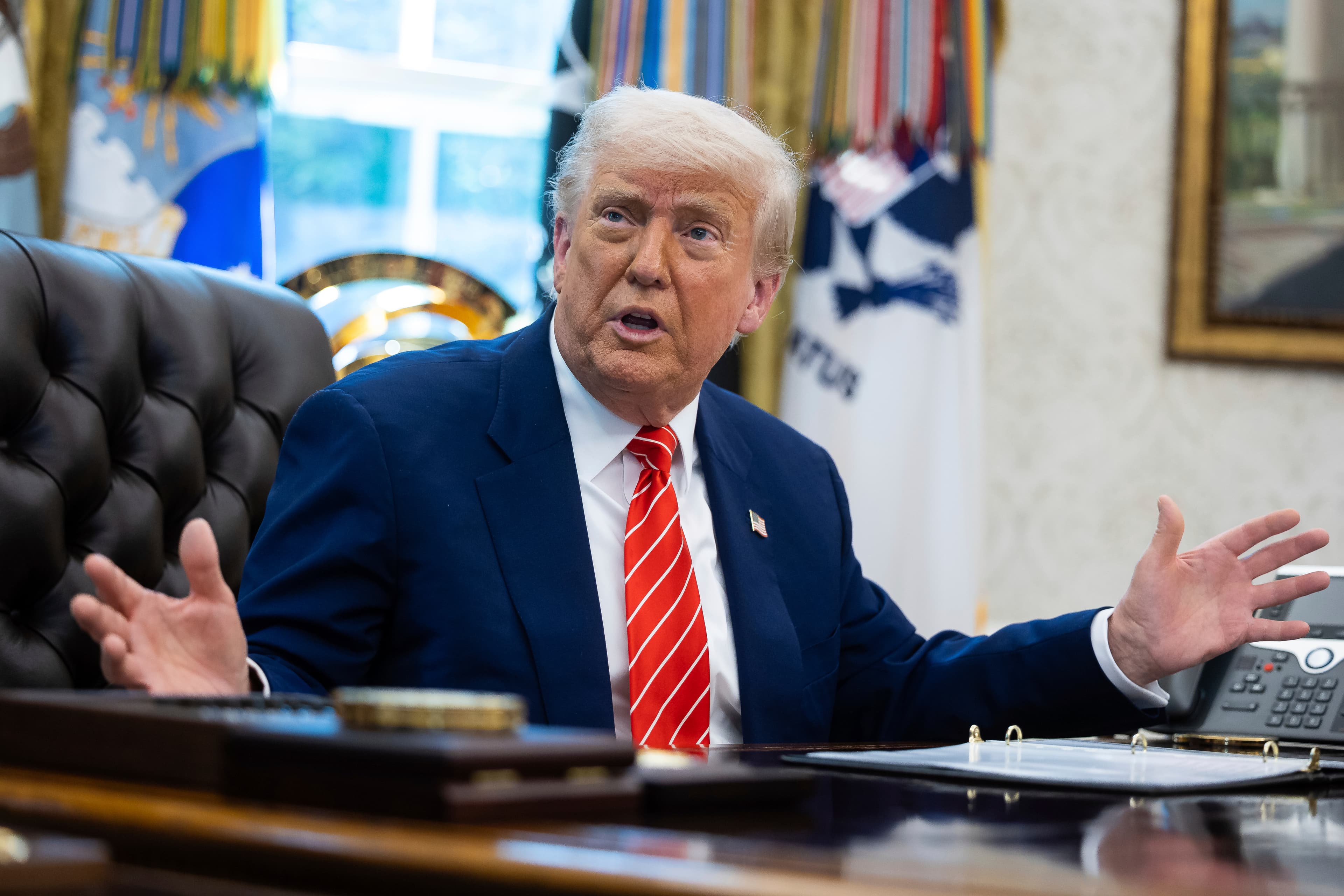 Fact Check: Asking federal job applicants about Trump violates hiring laws.