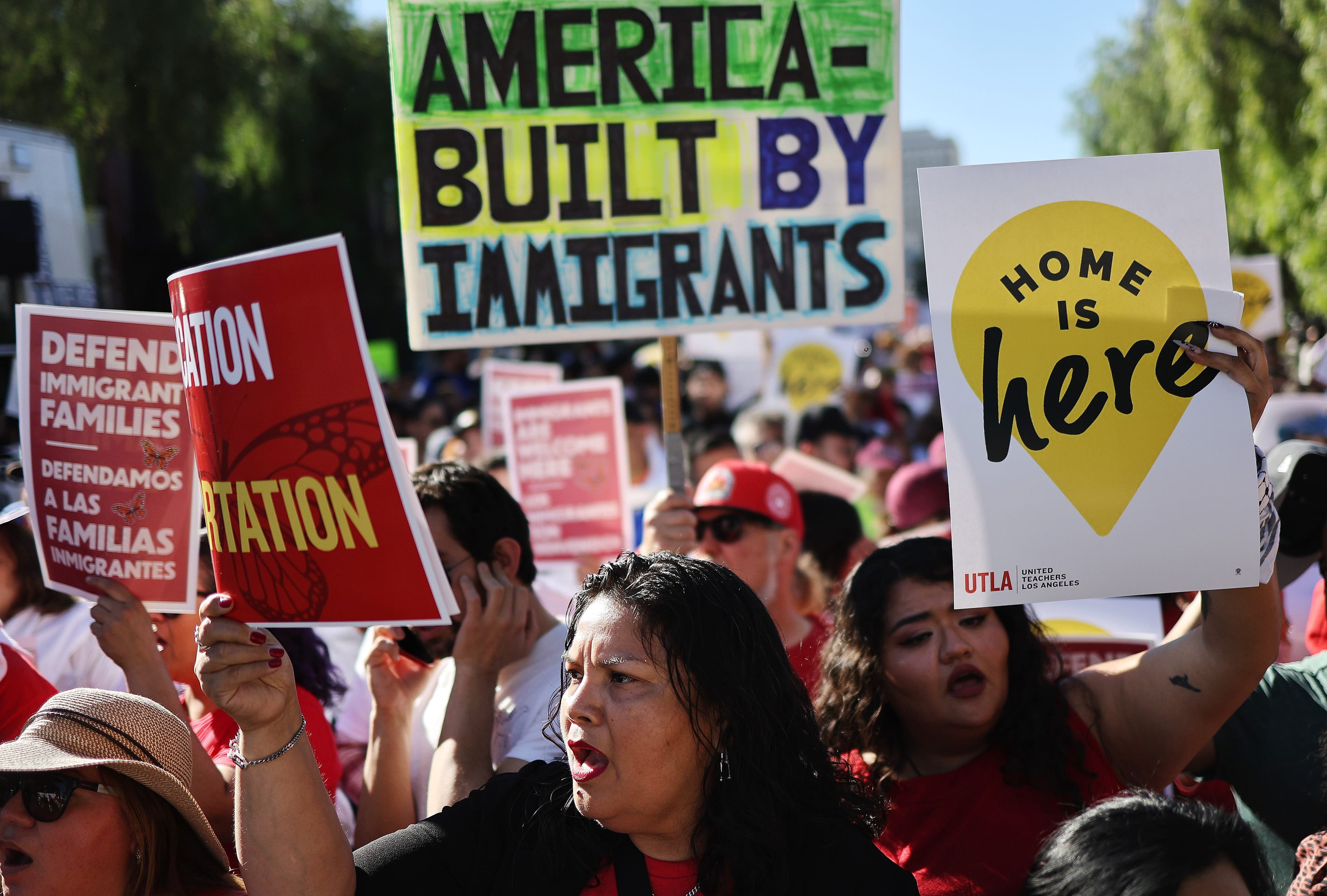 Fact Check: ICE detains Canadians without due process during immigration interviews.