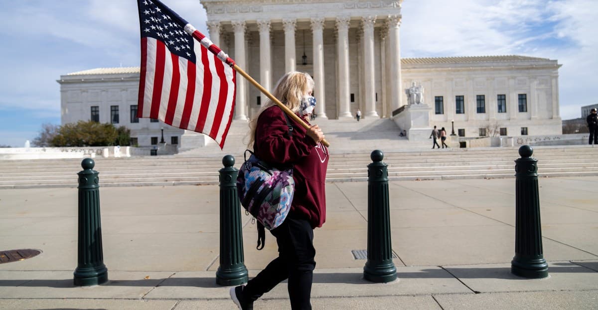 Fact Check: The federal government isn’t really supreme; the states are.