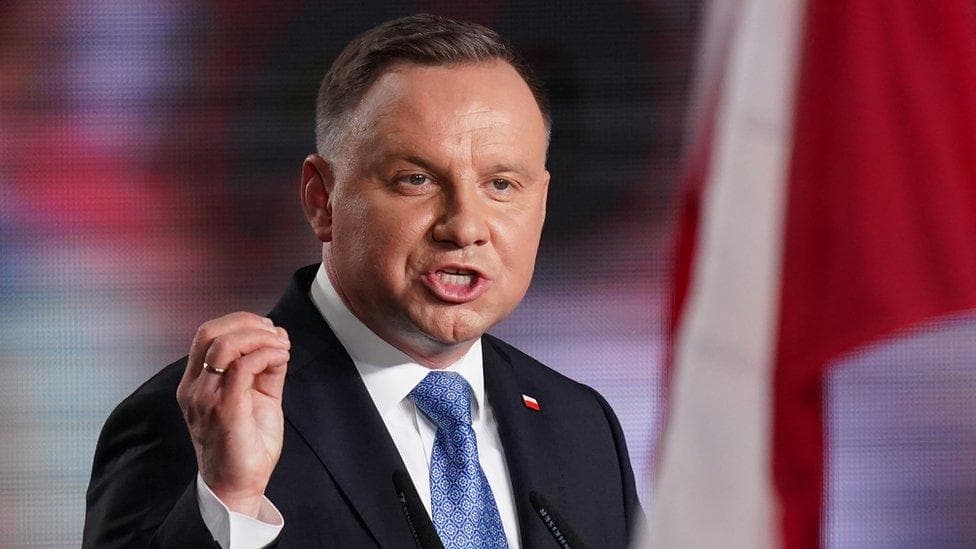 Fact Check: Is Anrzej Duda a moron