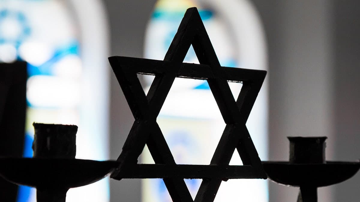 Fact Check: Do the Jews rule the world