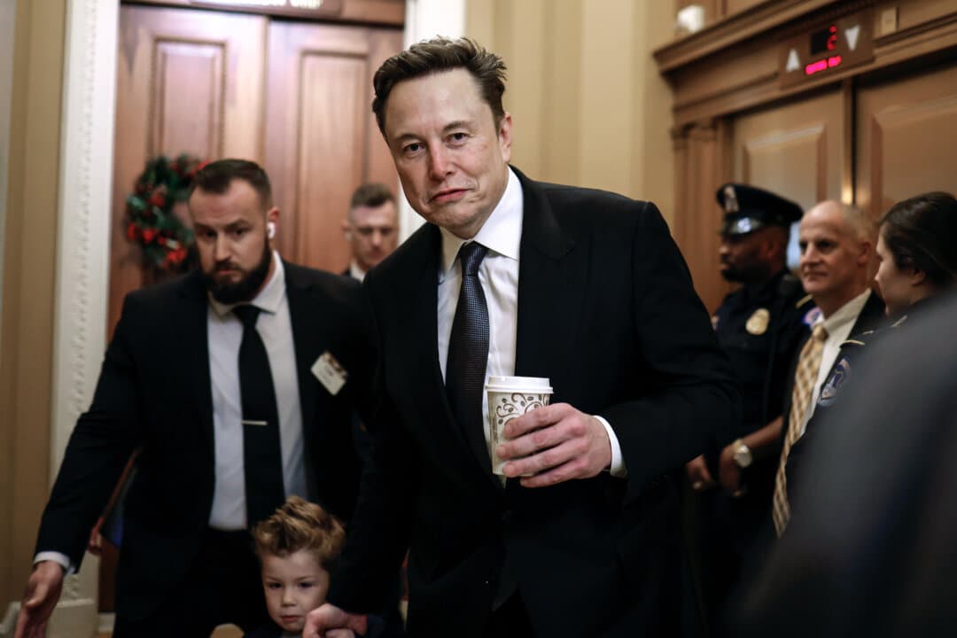 Fact Check: Elon Musk ban any criticism surrounding him on X