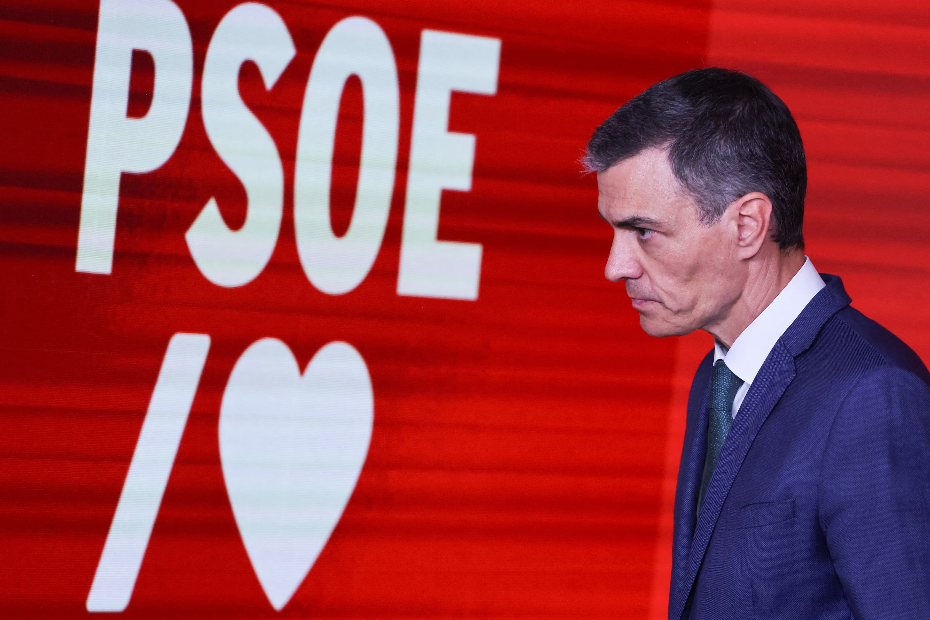 Fact Check: The corruption scandal is one of the most serious since Spain's democracy restoration.