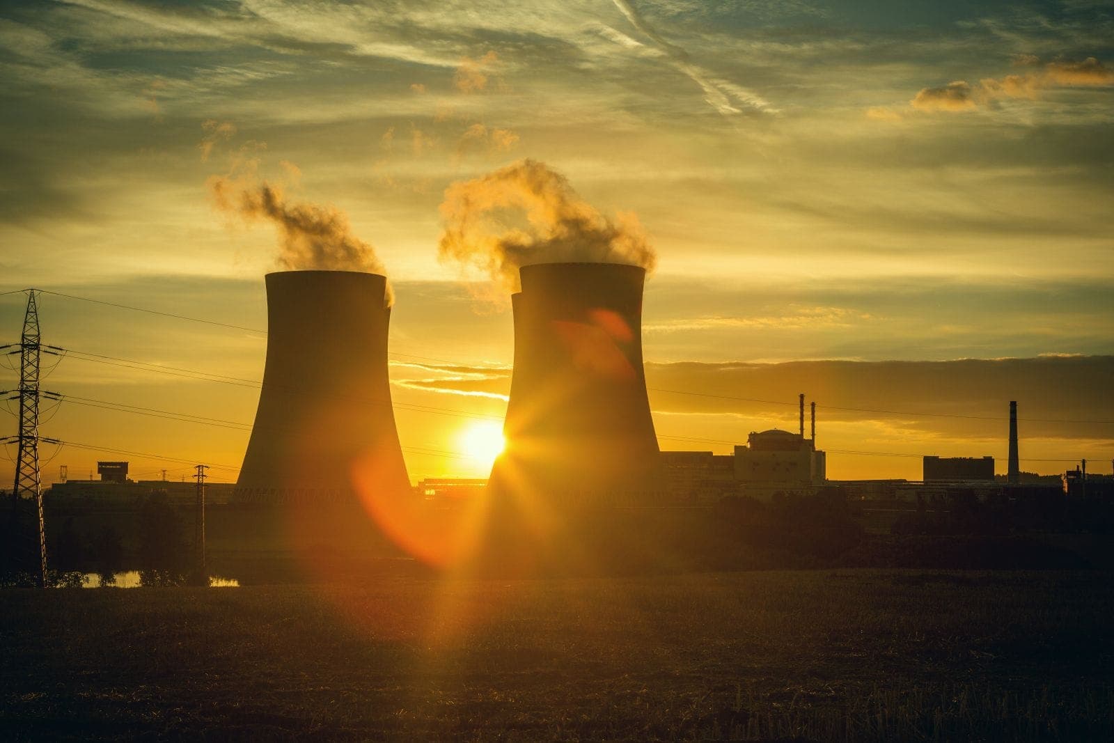 Fact Check: Nuclear power plants are shutting down due to rising river water temperatures.