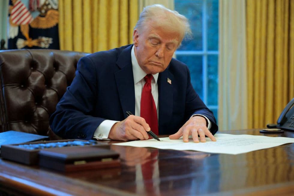 Fact Check: Left-wing activists should overthrow the U.S. government.