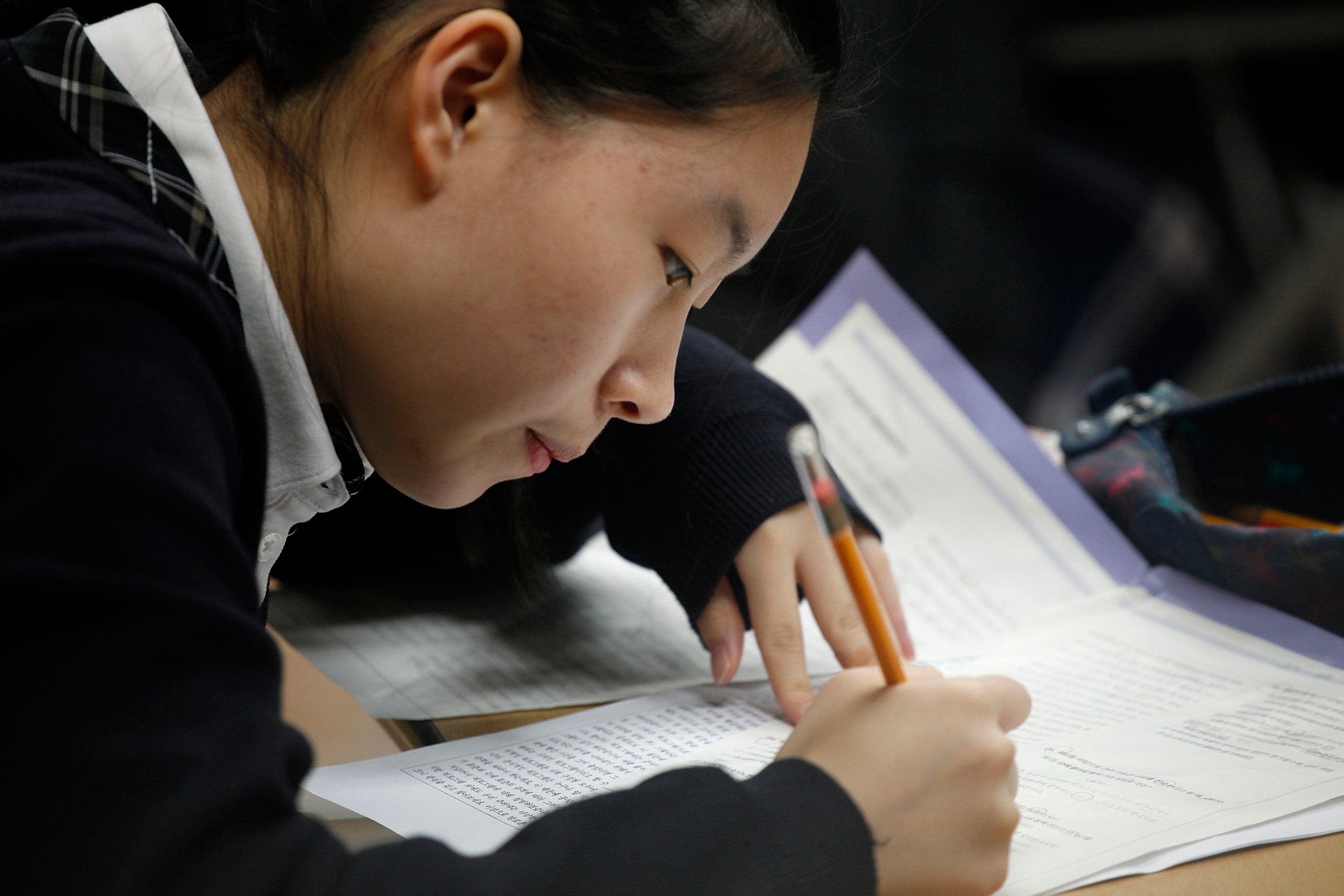Fact Check: South Korean primary schools shut down due of low birth rate record in the country