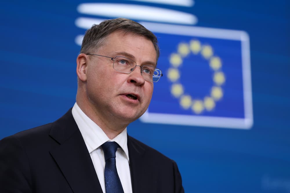 Fact Check: Bulgaria will adopt the euro as its currency on January 1, 2026.