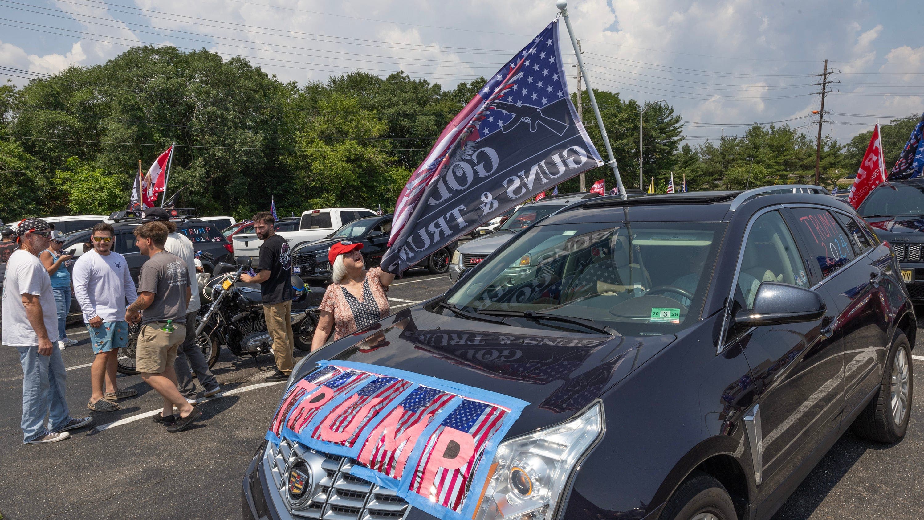 Fact Check: Campaigners are raising money to assassinate Donald Trump.