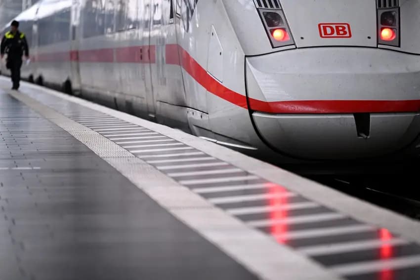 Fact Check: 43 percent of long-distance trains were delayed in June.