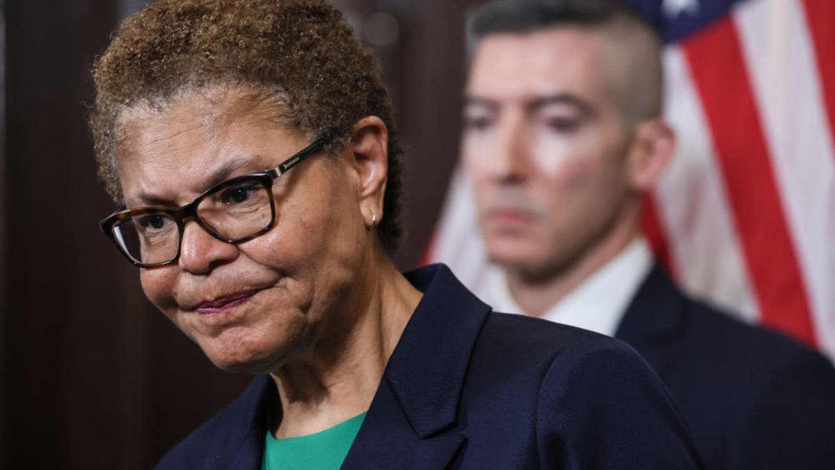 Fact Check: Los Angeles Mayor Karen Bass is trying to secede from the federal government.
