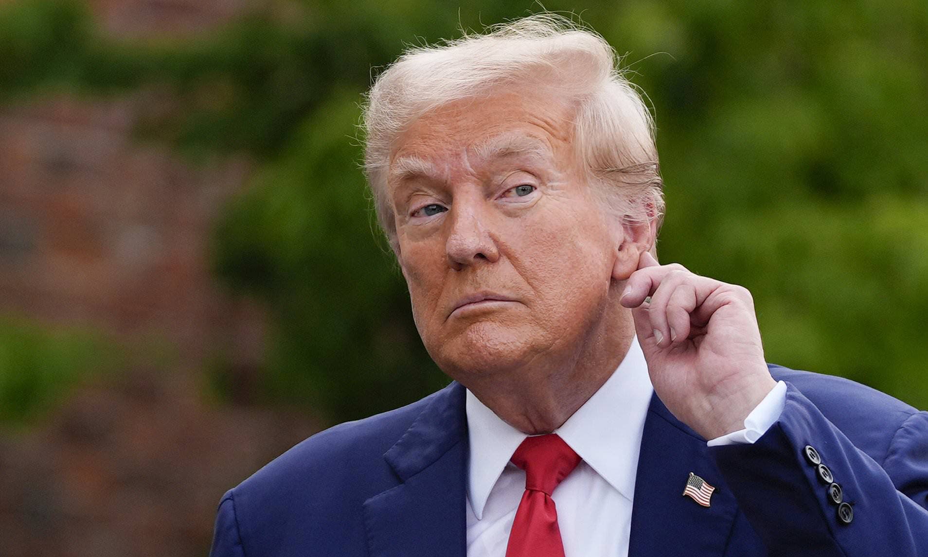 Fact Check: Donald Trump owes people money
 
