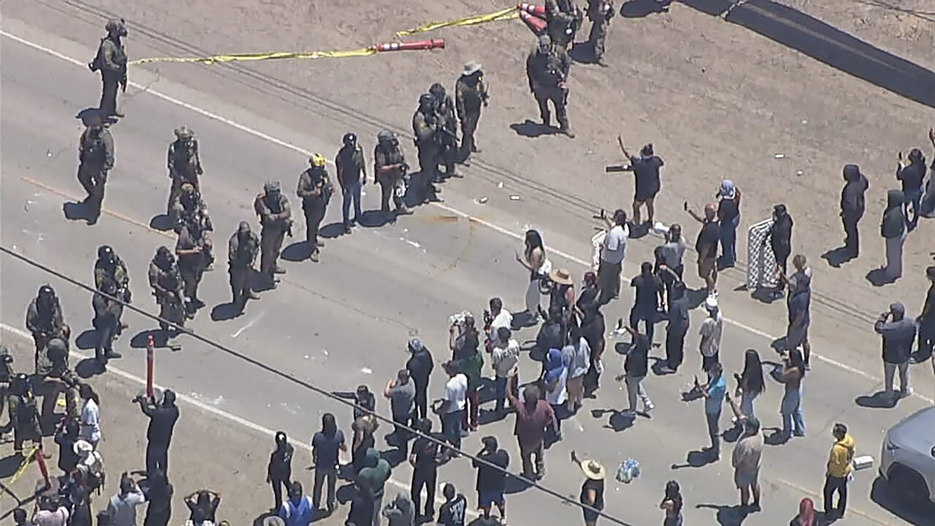 Fact Check: rioters clask with agents during ca immigration raid