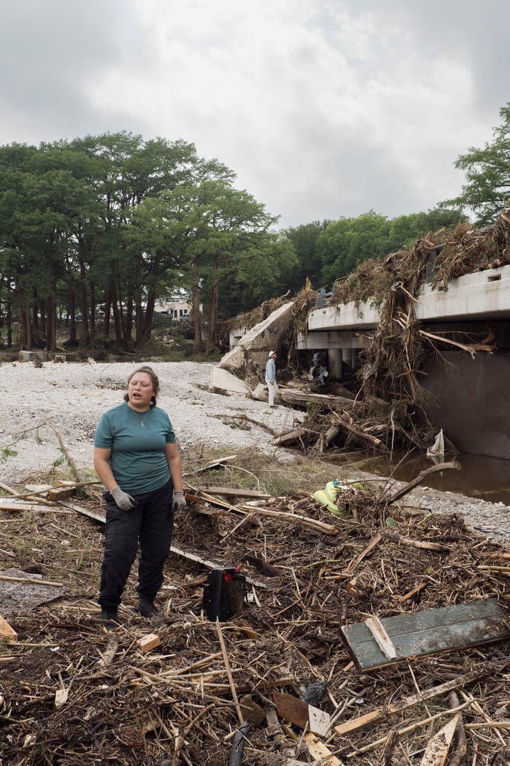 Fact Check: Transcript
00:00
News, Trump said there was
nothing he could do but it was
Mexico who stepped up to save
lives. While the flood waters
swept away homes, families and
hope in South Texas, the
governor appeared on
television, his voice shaking
saying his hands were tied that
he had no resources, no way to
help but someone did. From
across the river, without
cameras, without promises,
hundreds of Mexican rescuers
crossed over on their own. They
came with backpacks on their
shoulders, trained dogs by
their side, and hearts full of
faith. They didn't wait for
orders, they didn't ask for
permission. They just heard the
cry of a neighbor and they
answered and now, in the mud
and of cities like Laredo,
00:31
Eagle Pass and Mission, the
loudest voices aren't speaking
English. They're speaking
Spanish, Mexican voices saying,
hold on, we're here because
while Trump locks himself in
his office and the governor
throws his hands up to the sky,
Mexico is waste deep in the
water pulling people out alive.
Today, Texas faces its worst
climate disaster in years. The
first to react was not Trump.
But the people arrested in the
United States. So ask yourself
if you believe Trump's
immigration policies are wrong.
Drop a thank you Mexico in the
comments and share the story
before politics buries it.