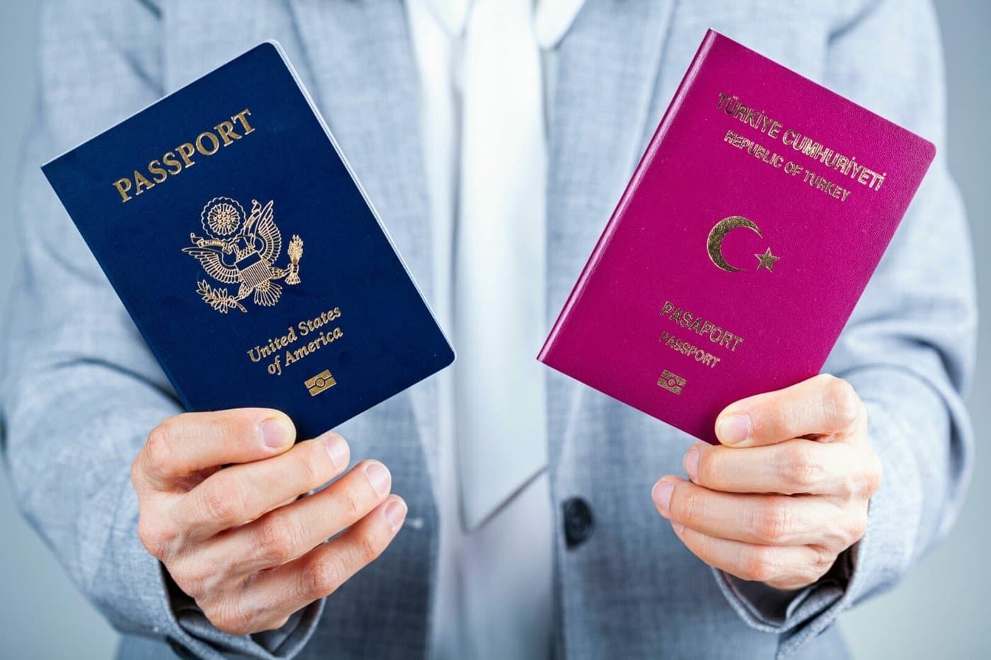 Fact Check: a US citizen can he held at the airport for an indefinite time