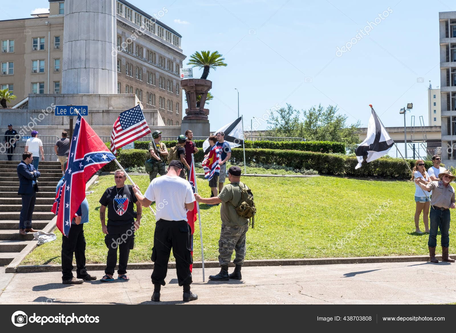 Fact Check: there were peaceful people protesting the removal of the lee statue on aug 12 2017
