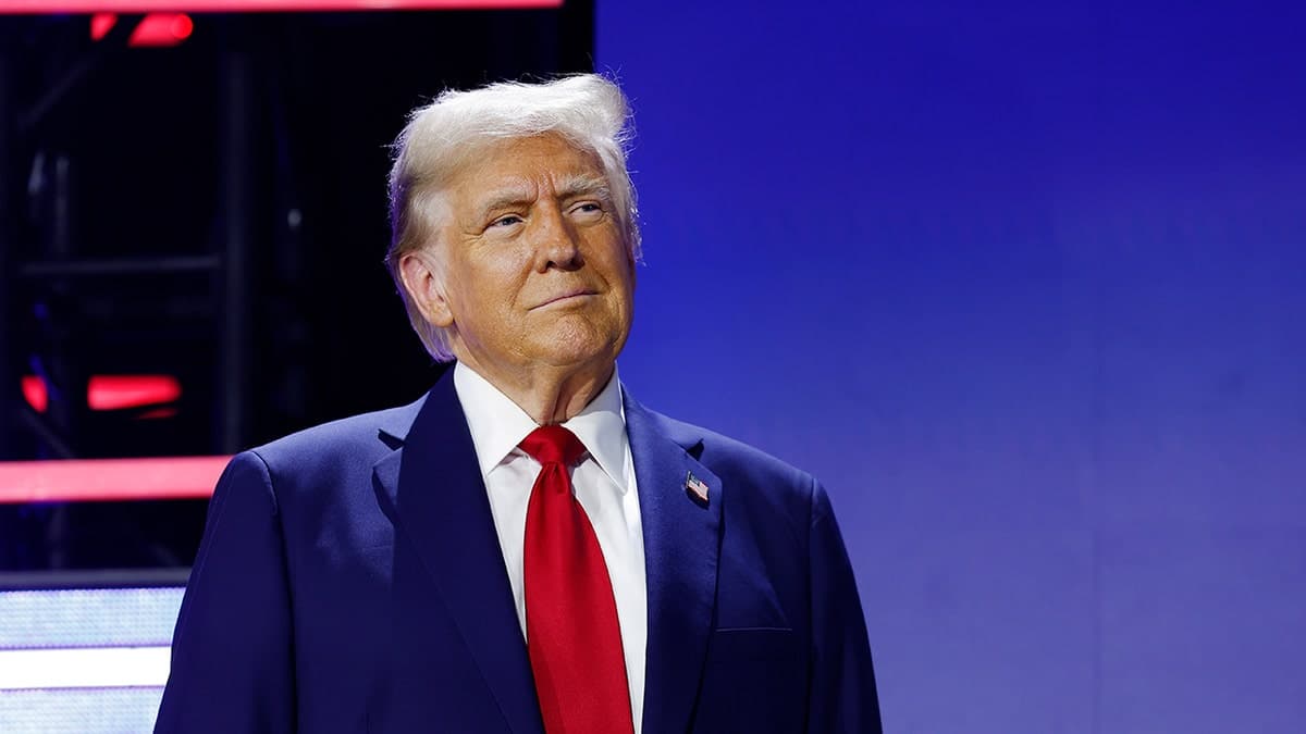 Fact Check: is trump a conman
