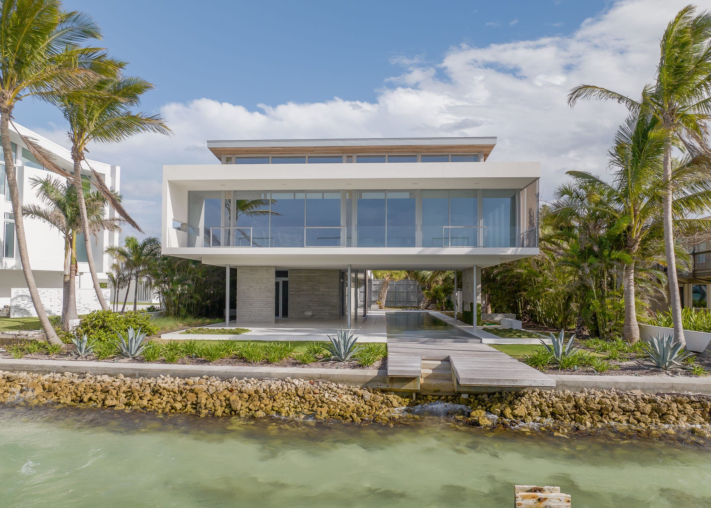 Fact Check: It asserts that Modern Builders, based in Sarasota, Florida, has filed for bankruptcy—including $7 million in defaulted loans, with unfinished idle projects—and that this reflects a broader housing market crash in Southwest Florida.