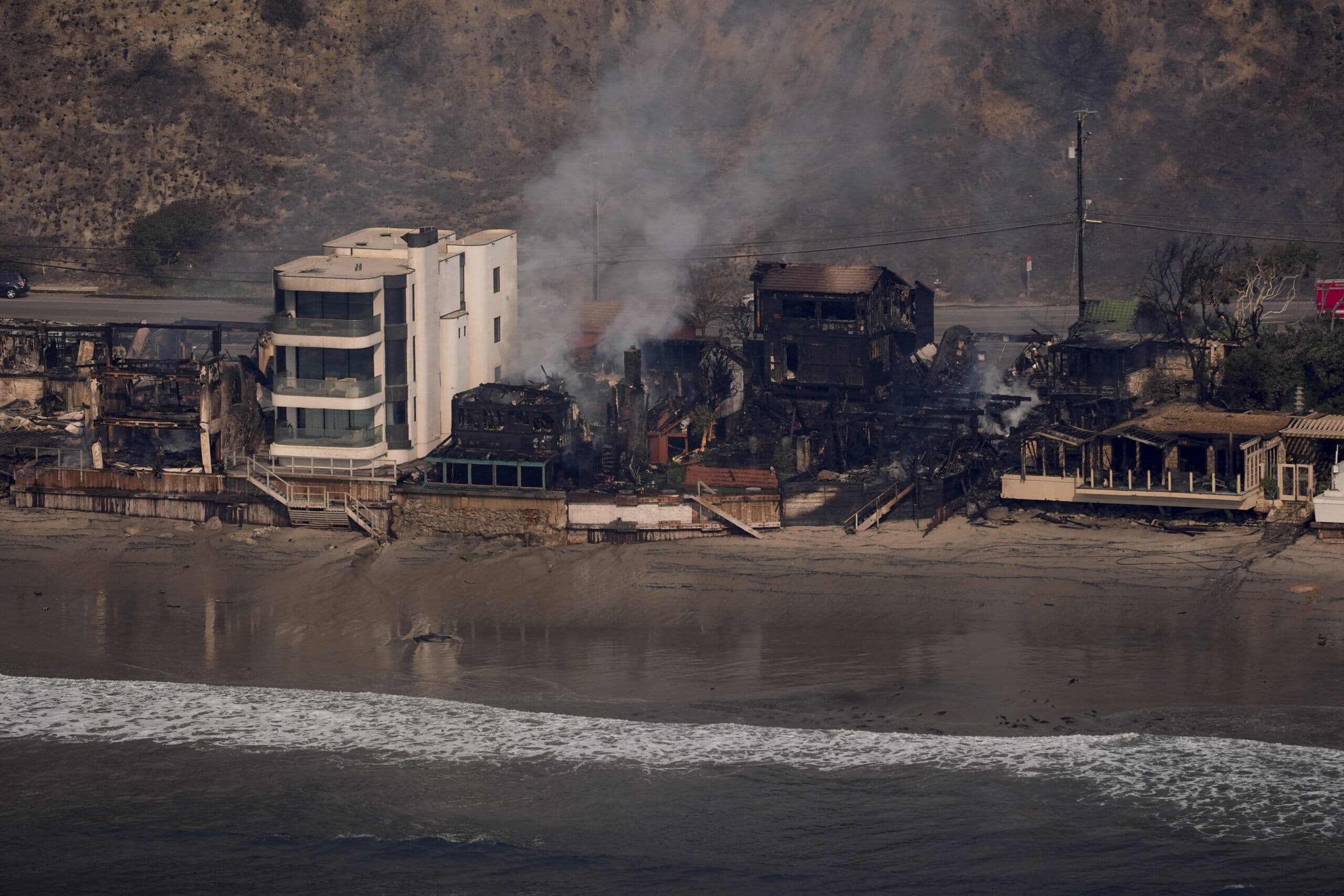 Fact Check: BREAKING NEWS:
$100M FIRE AID FUNDS NEVER REACHED VICTIMS, 12 NONPROFITS GOT THE
CASH ESTEAD