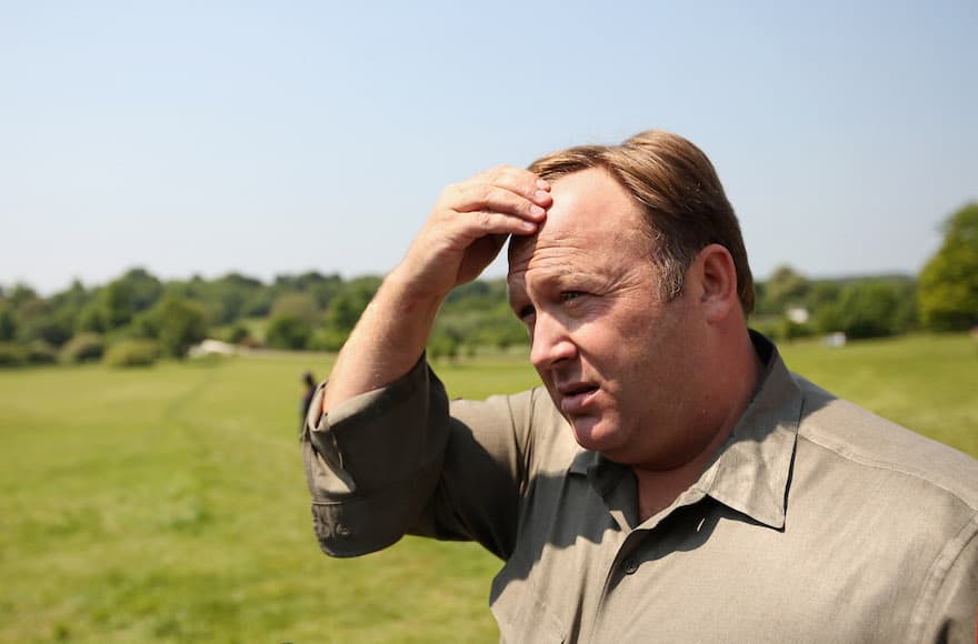 Fact Check: Alex jones is jewish

