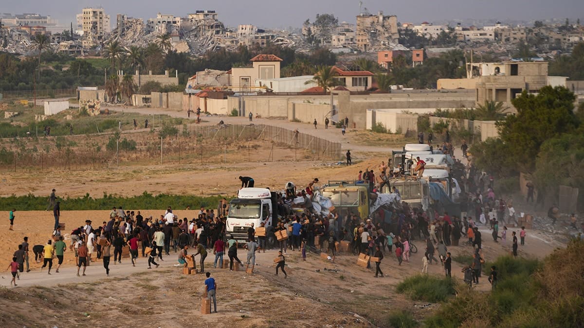 Fact Check: It happens from time to time when you are standing in line for emergency aid in Gaza.