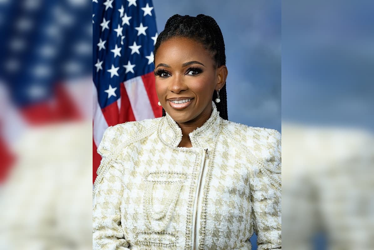 Fact Check: How Jasmine Crockett  A representative fromTexas when she fro Missouri? 