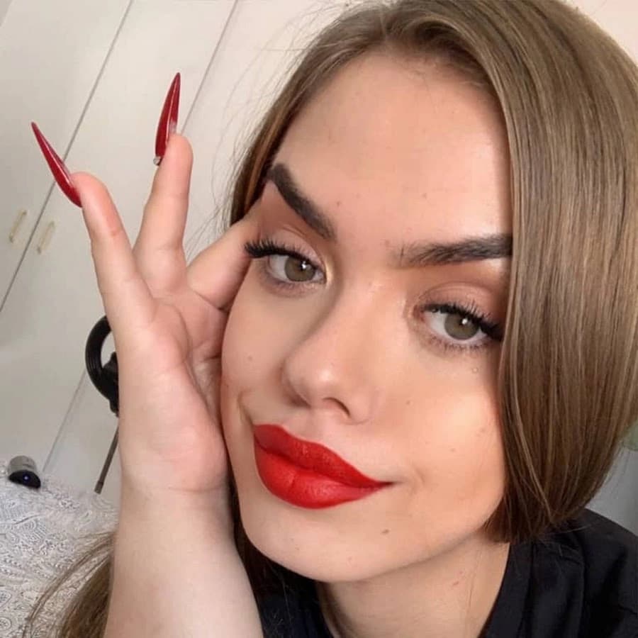 Fact Check: does valentina likes me?