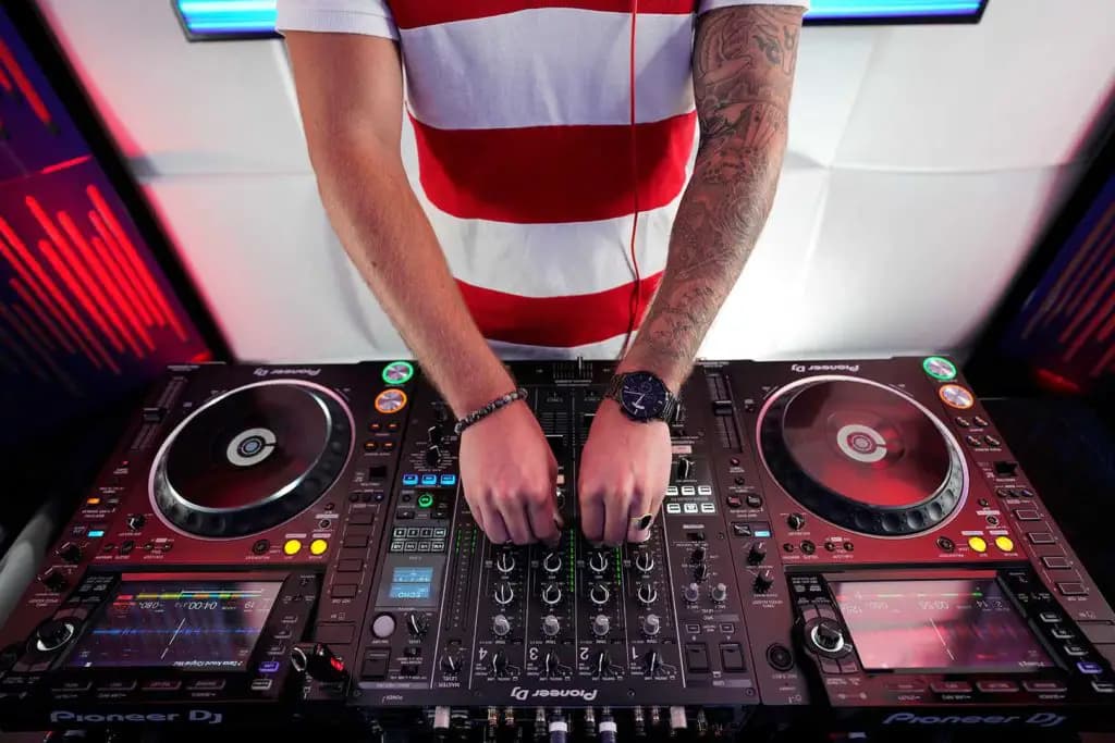 Fact Check: Are DJs musicians?