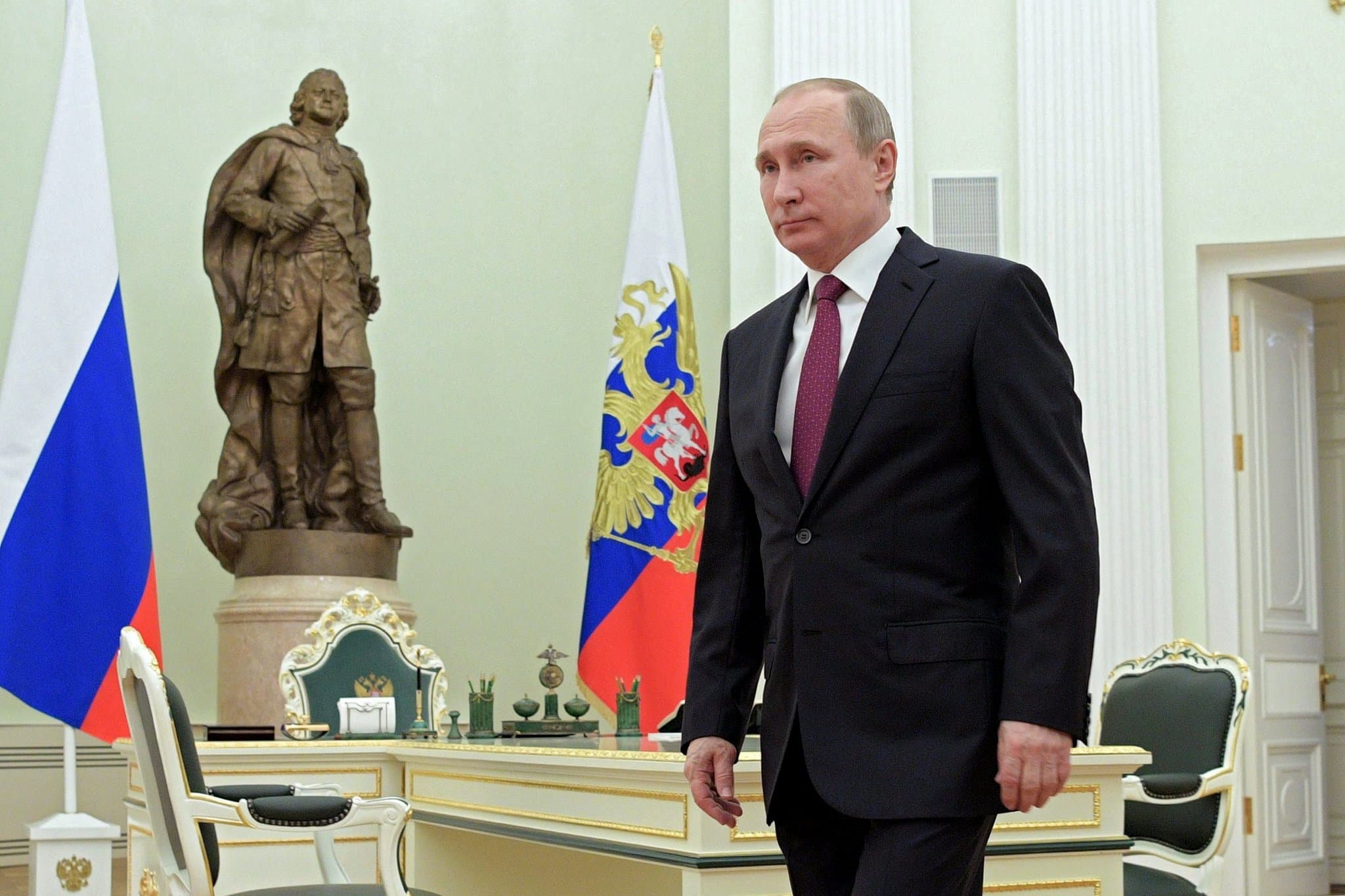 Fact Check: Putin owns Trump
