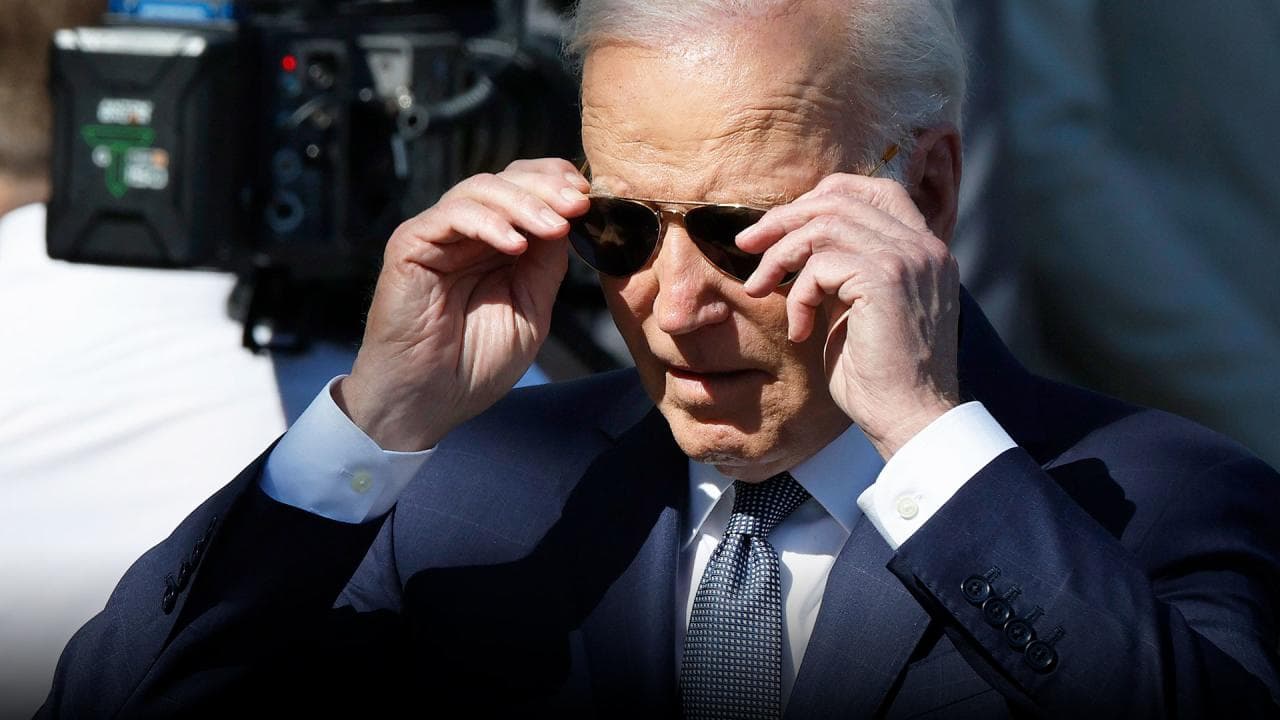 Fact Check: Democrats meltdown over
DHS officer enjoying cigar after
sUCesstul immigration raid.