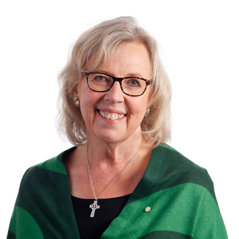 Fact Check: Elizabeth May is the Supreme Leader for Life of the green party.