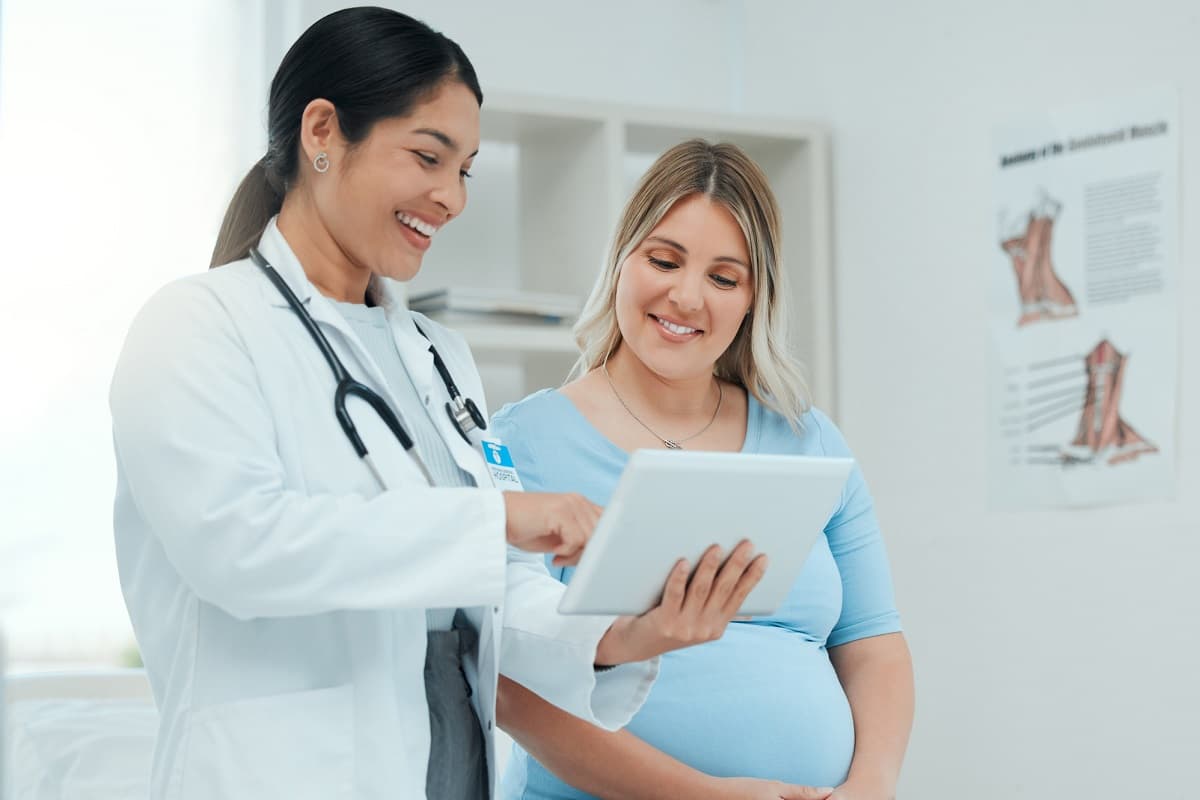 Fact Check: Are OB/GYNs doctors?