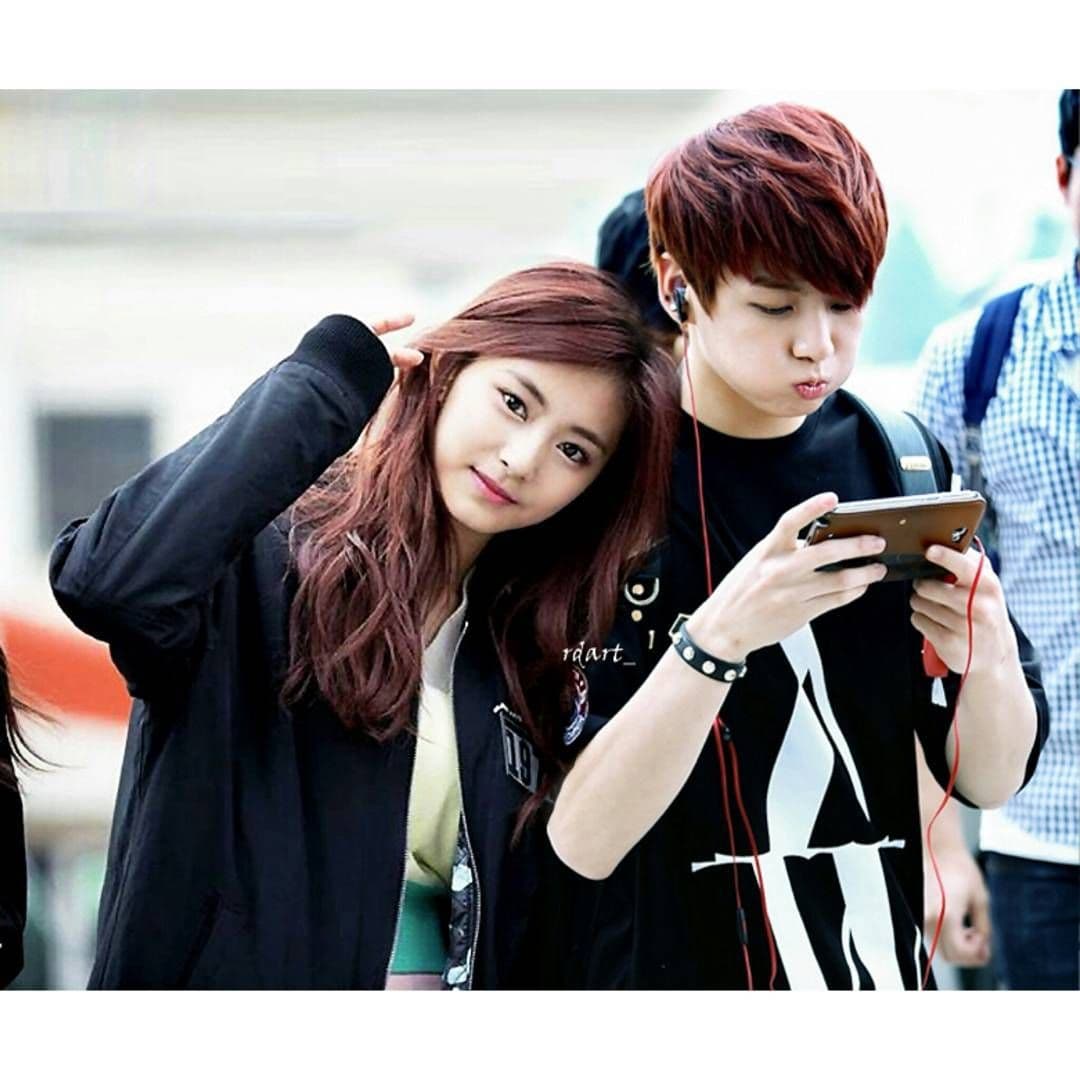 Fact Check: Are Tzuyu and Jungkook friends?