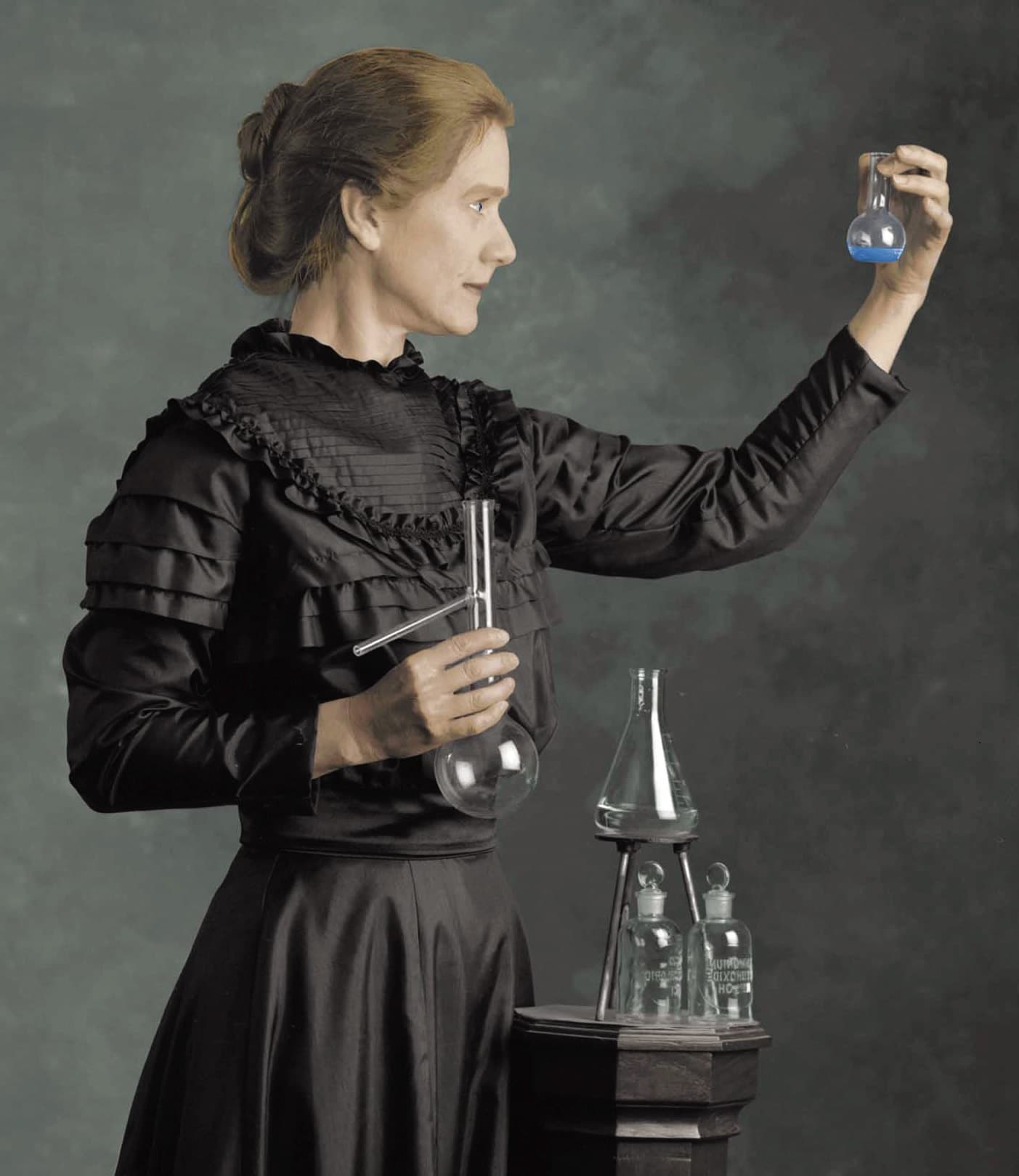 Fact Check: Women can become good scientists.