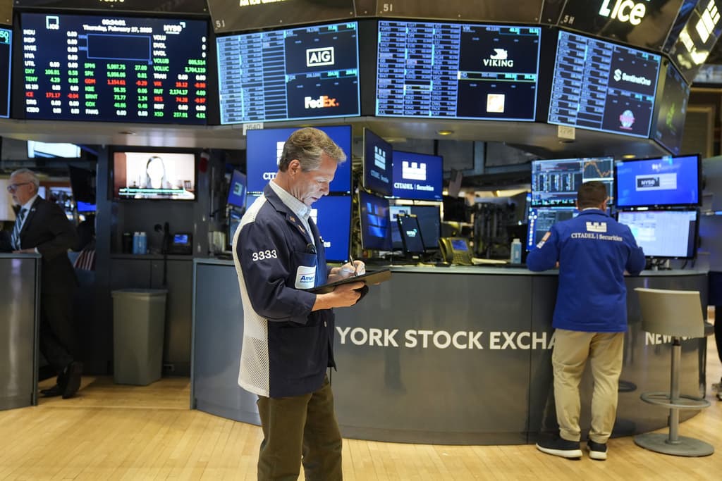Fact Check: Donald Trumps current actions are ruining the economy.
Just look at the Dow Jones