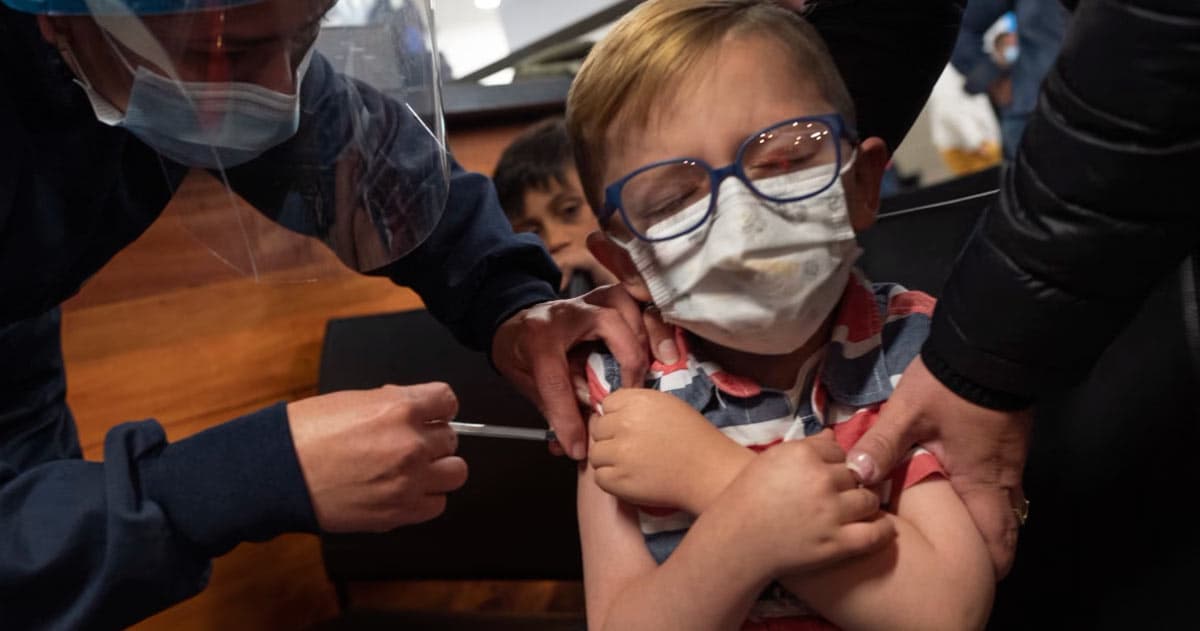 Fact Check: Fda admits covid vaccine contaminated causes cancer
