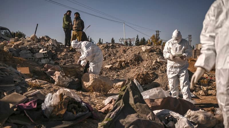 Fact Check: Hundreds of thousands of bodies have been found in mass graves in Syria, killed by Assad 