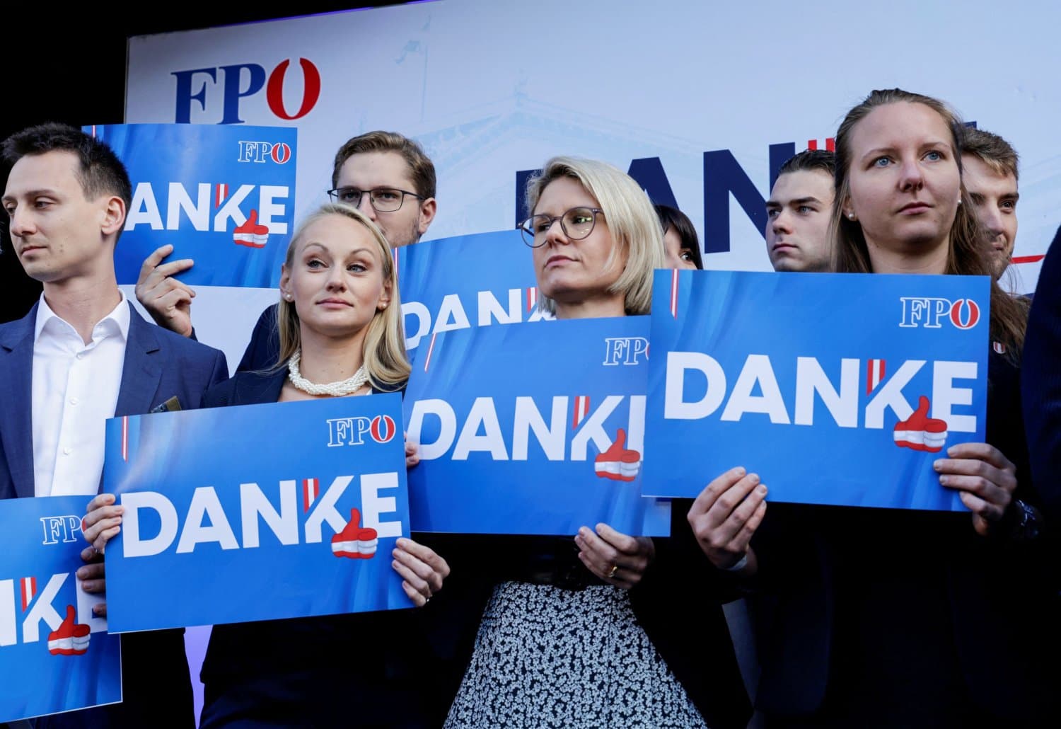 Fact Check: Is https://x.com/PoliticalPrick_ far right?