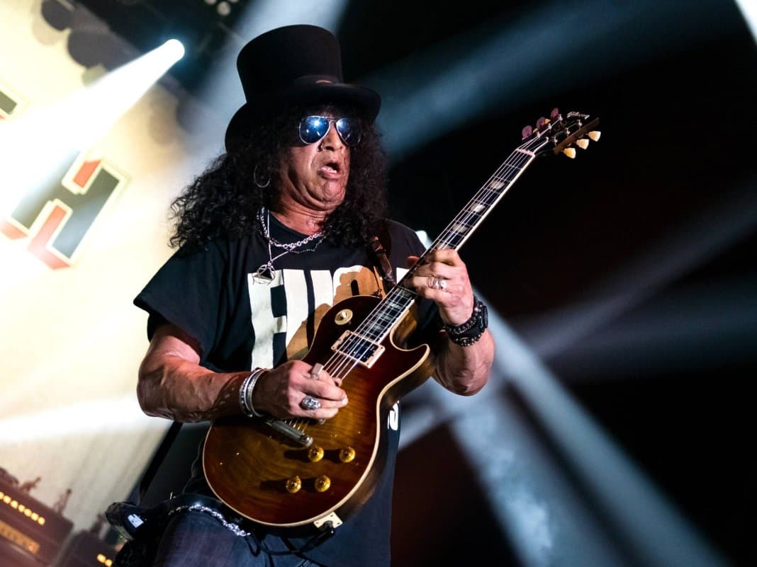 Fact Check: Slash is a violinist 