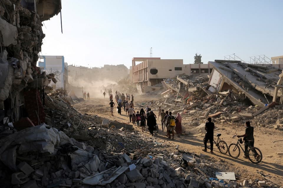 Fact Check: The israeli government oppresses the gazans and palestinians by occupying the land
